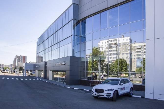 Jaguar Land Rover открыл обновленный дилерский центр в Челябинске