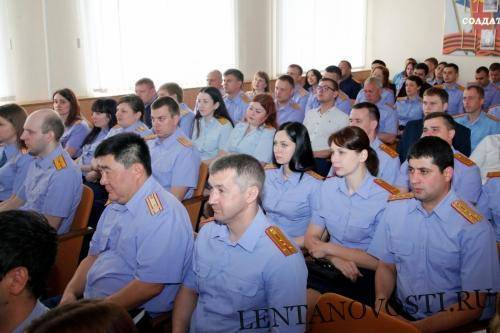 Следователи и офицеры СК сотнями вступают в казачество