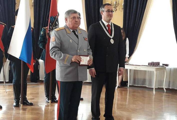 Коллектив военного комиссариата наградили в честь 25-летия Мосгордумы