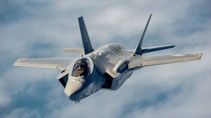Business Insider включил F-35 в список худших образцов вооружения США