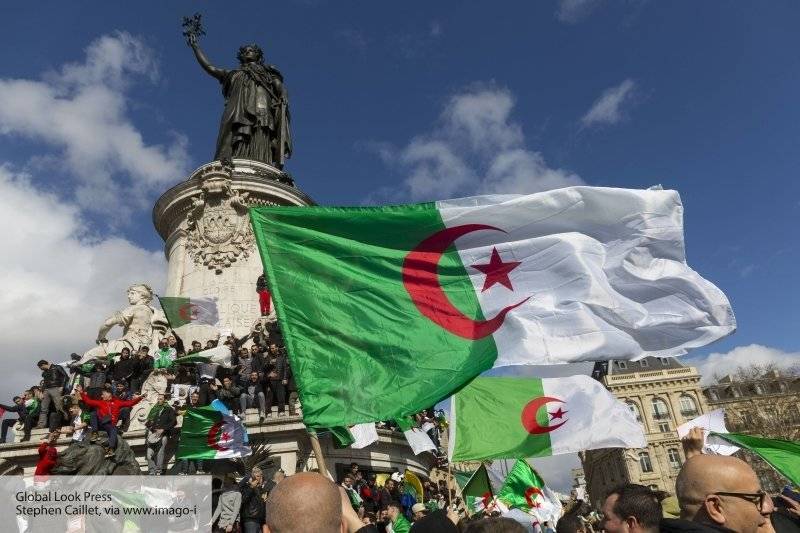 Выборы президента Алжира отменили из-за отсутствия кандидатов