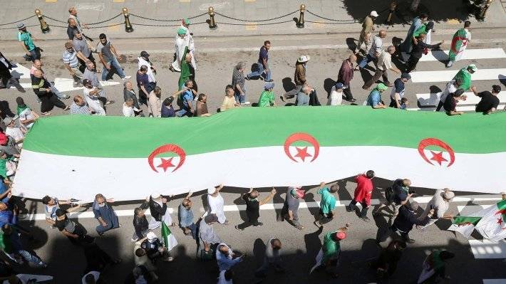 Выборы президента в Алжире перенесут из-за отсутствия кандидатов
