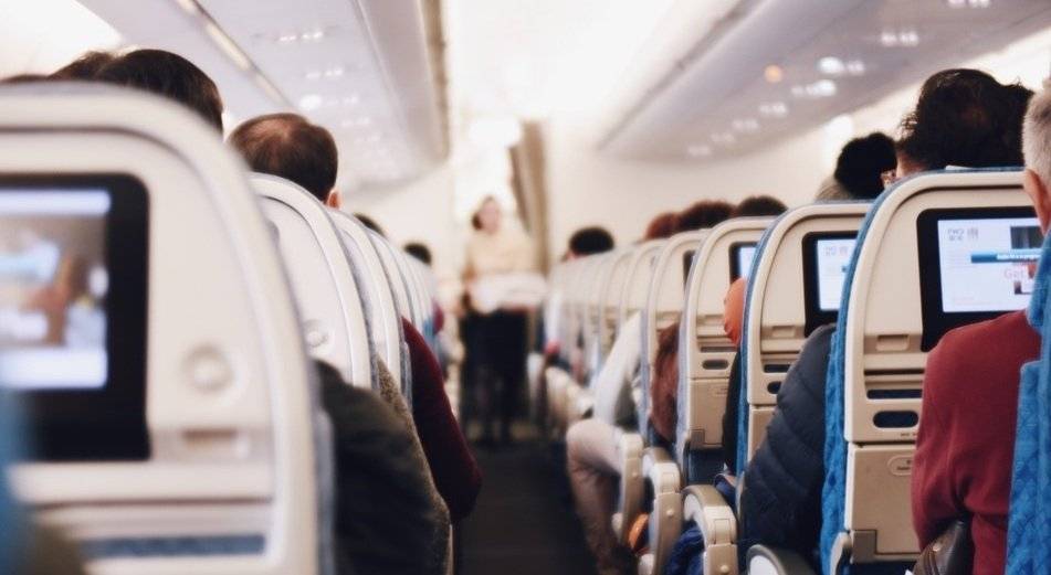 Ученые выяснили, как избавиться от головной боли во время полета в самолете