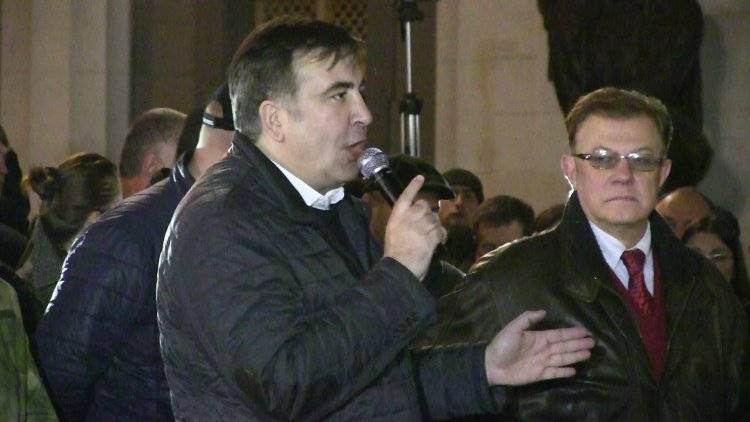 Саакашвили назвал Порошенко закомплексованным человек