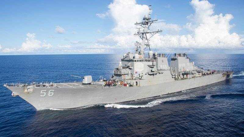 Пентагон призвал Белый дом не политизировать ВС США на фоне скандала с эсминцем