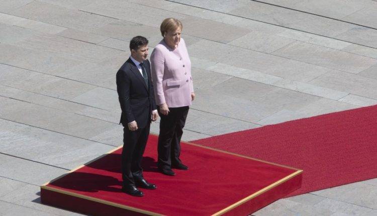 Меркель бросило в дрожь при встрече с Зеленским