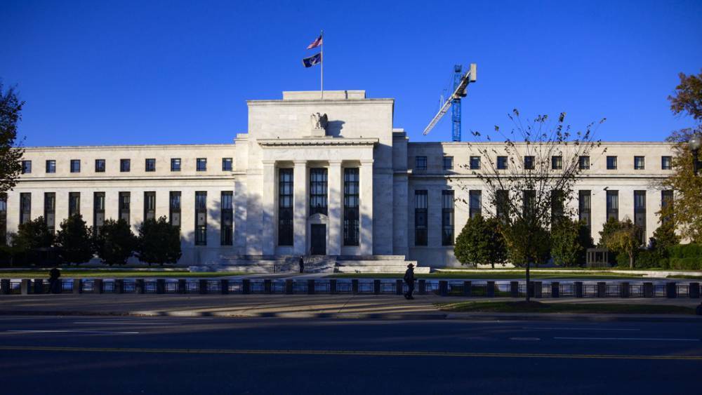 На фоне торговых войн ФРС США решила оставить ключевую ставку без изменений.
