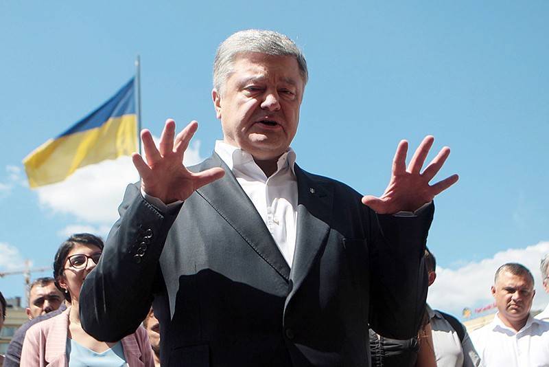 Порошенко объявил себя политическим спецназом Украины