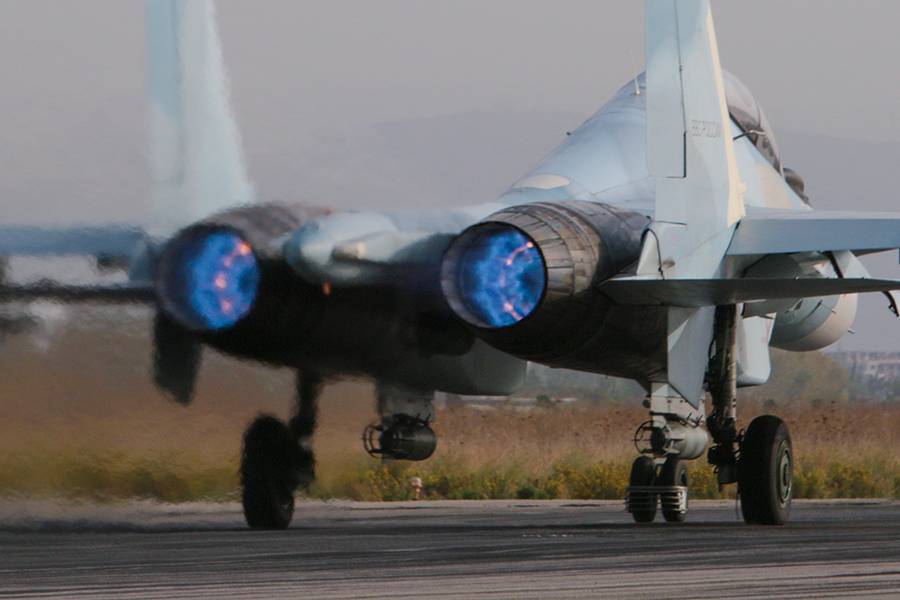 Российская авиация уничтожила производство оружия боевиков в сирийском Идлибе