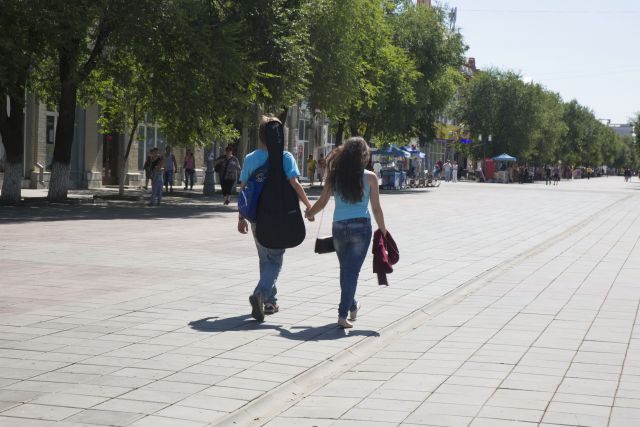 Названы лучшие российские города для пеших прогулок