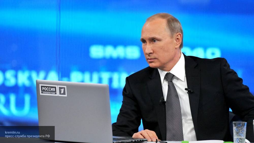 ЦБ РФ должен обратить внимание на риски при кредитовании россиян, заявил Путин