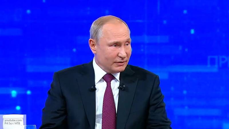 Путин предложил принять решение по детским пособиям прямо в ходе Прямой линии