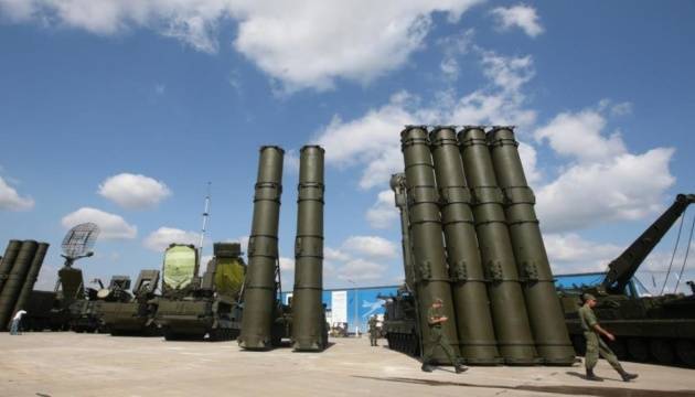США рассматривают три пакета санкций против Анкары за российские С-400