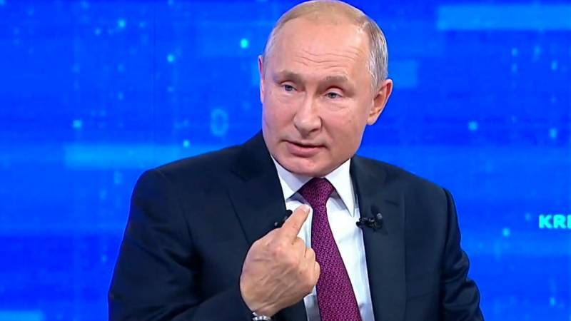 Путин заявил, что МЧС получит четыре миллиарда рублей на зарплаты