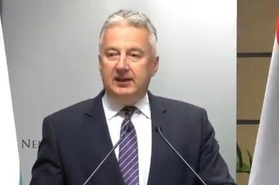 Вице-премьер Венгрии заявил о бессмысленности антироссийских санкций