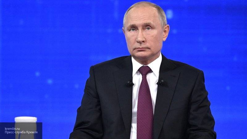 Путин заявил, что будет нацеливать правительство на усиление контроля за тарифами ЖКХ