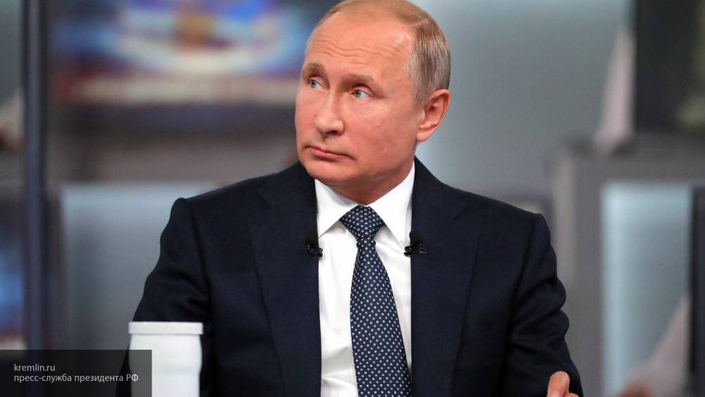 Президент РФ заявил о необходимости усиления контроля за тарифами ЖКХ