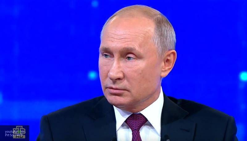 Путин положительно оценил предложение Пучкова "Гоблина" об ужесточении наказания за фейки
