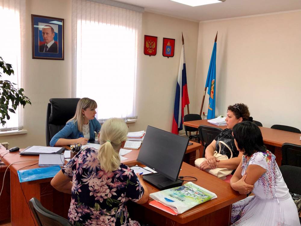 Астраханцы обращаются за решением вопросов в администрацию Губернатора