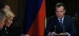 Медведев потребовал от чиновников срочно «разогреть» экономику