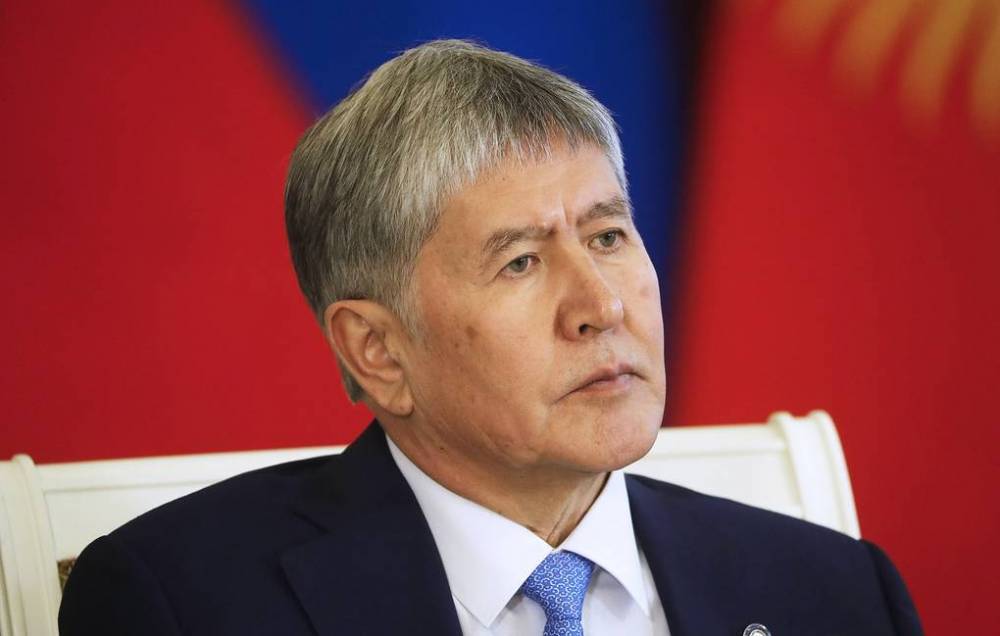 Парламент Кыргызстана проголосовал за отмену неприкосновенности экс-президента
