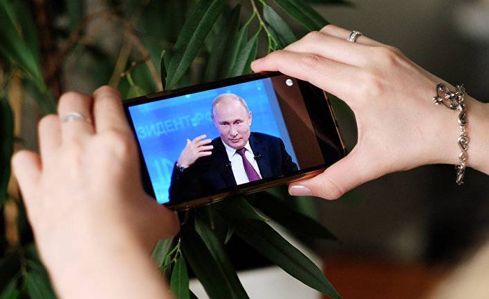 Китайские микроблогеры о «Прямой линии с Путиным»: Путин – президент, достойный уважения