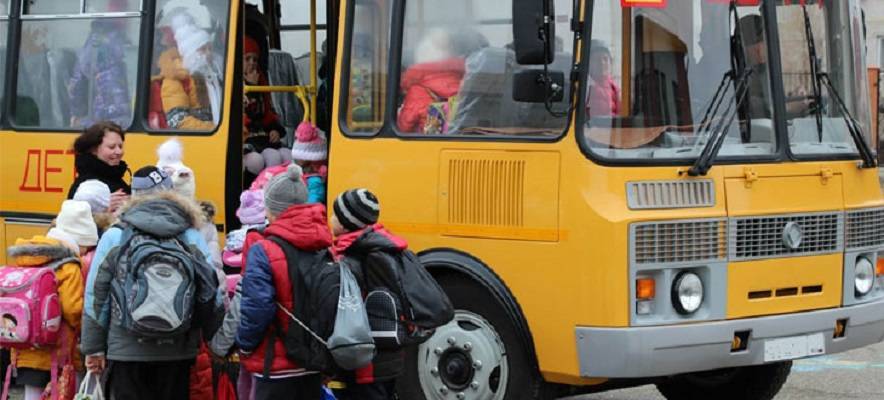 В России с 1 июля запретят перевозить детей в ночное время