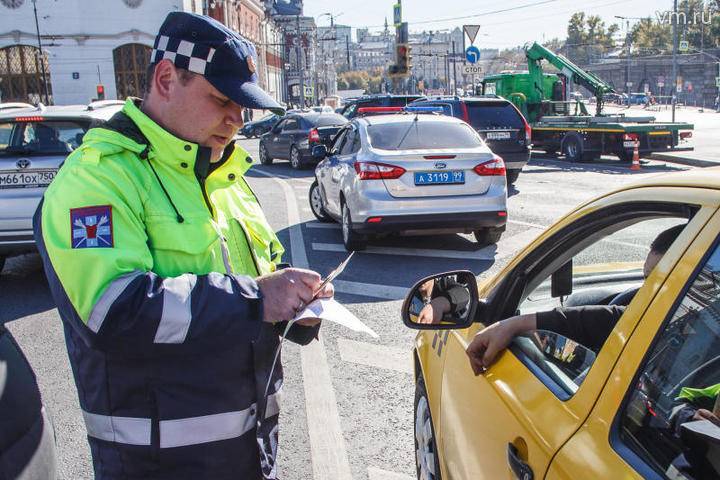 Более 10 тысяч нарушений выявили в Москве после проверки такси