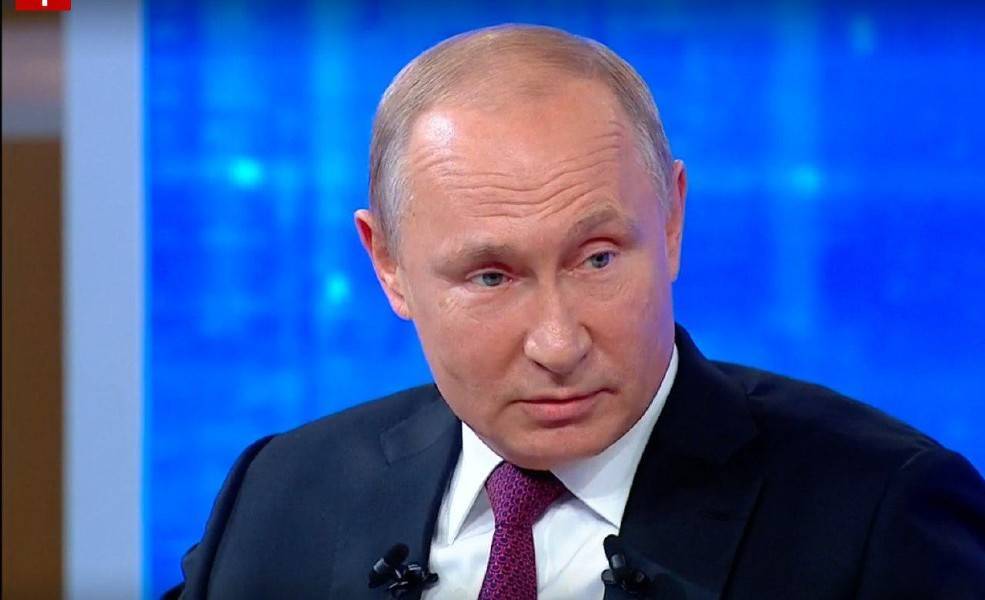 Путин прокомментировал зарплаты чиновников и глав госкомпаний