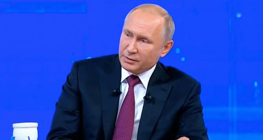 Путин отметил тренд на сокращение военных расходов