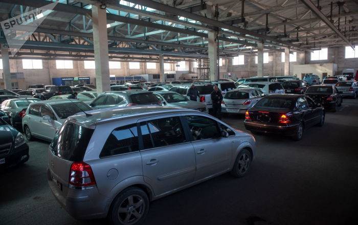 Автомобили из Армении вывозятся массово, но статистики по экспорту нет - Пашинян