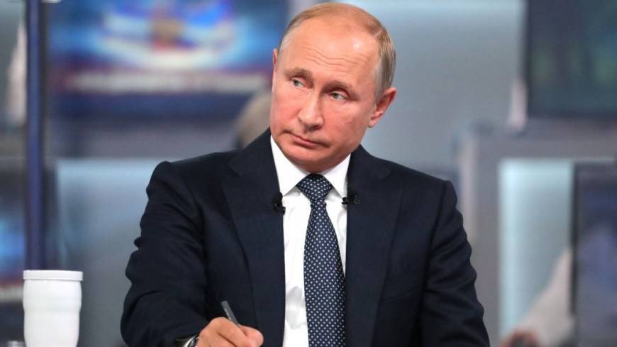 Социальные проблемы, а не политика: эксперт о прямой линии с Путиным