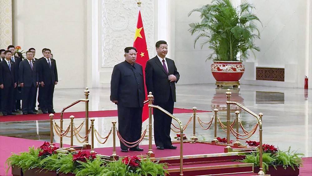 Си Цзиньпин приехал в гости к Ким Чен Ыну