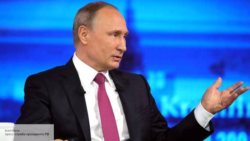 Путин прервал ход Прямой линии, чтобы ответить на вопрос из Интернет