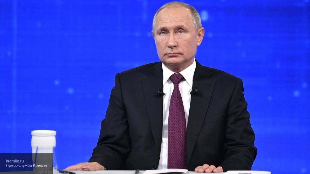 Путин заявил, что критика должна быть свободной