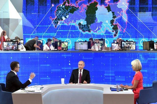 Путин призвал решить вопрос выплат на третьих детей на Урале и в Сибири
