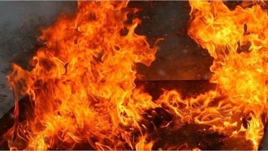 Загоревшаяся свалка в Коми продолжает тлеть даже после тушения