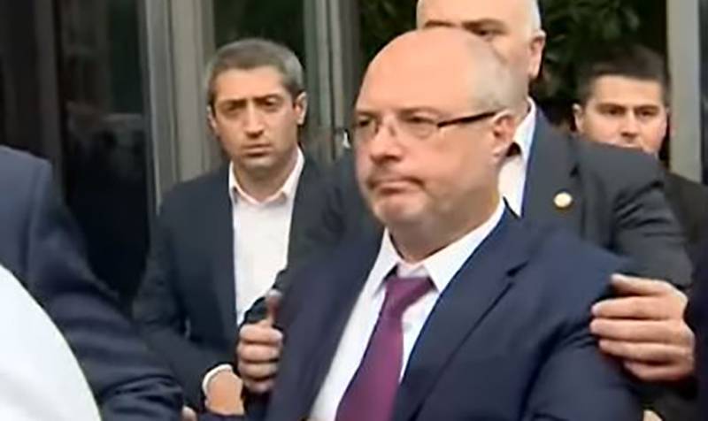 Российская делегация во главе  с Гавриловым покинула  Грузию после скандала