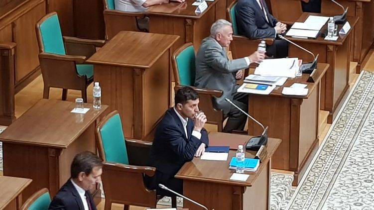Зеленский победил Раду: Конституционный суд подтвердил его указ о выборах | Политнавигатор
