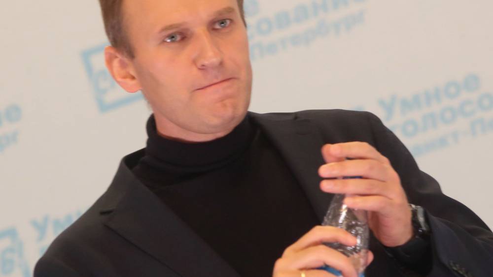 "Добрая традиция": Навальный потратил 3,5 млн рублей пожертвований из биткоин-кошелька ФБК на отпуск в Римини
