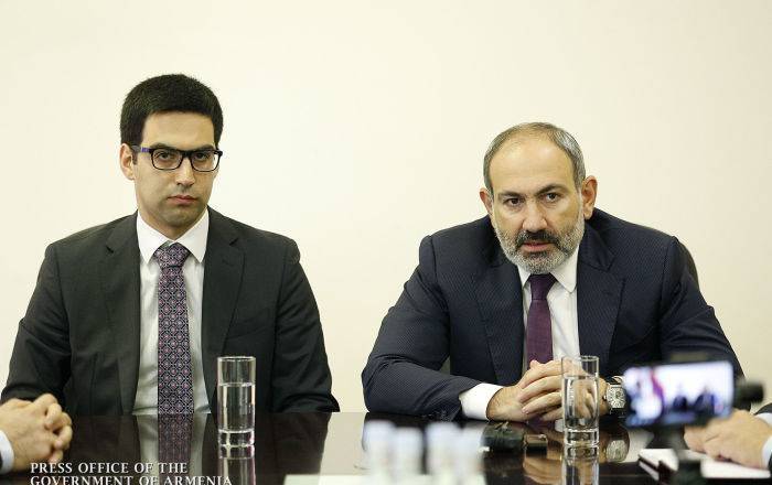 Сюрпризы кадровой политики в Армении: комиссар опытен, а министр слишком юн