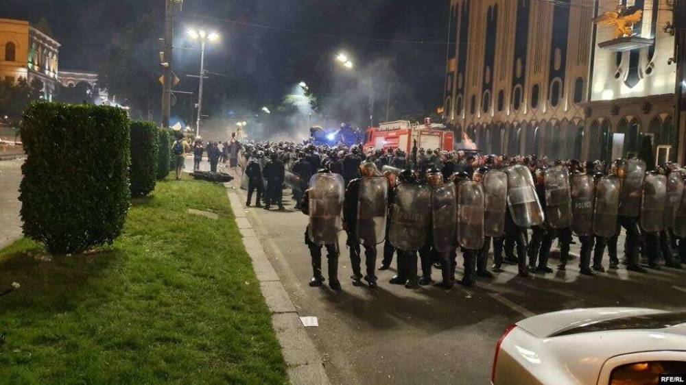 Протесты в Грузии: полиция завершила операцию по разгону митингующих
