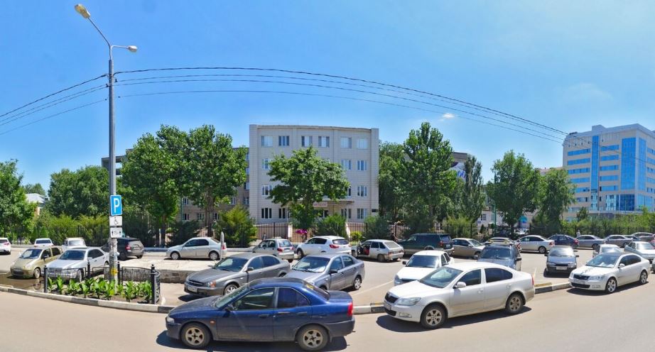 В Астрахани на территории Александро-Мариинской больницы нашли подозрительный пакет