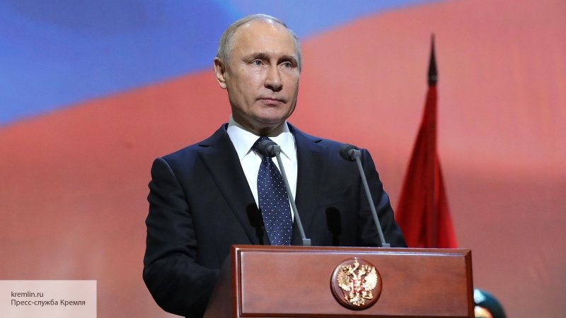 Владимир Путин поздравил российских выпускников с началом взрослой жизни