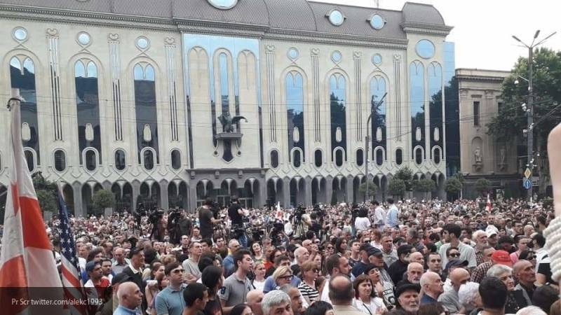 Пострадавший в Тбилиси депутат Гаврилов назвал организаторов попытки переворота в Грузии