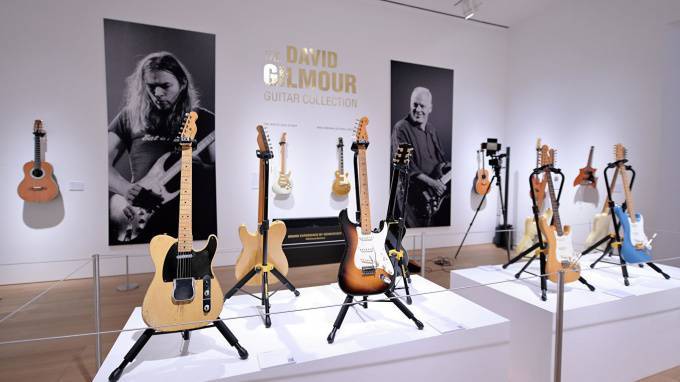Гитары фронтмена Pink Floyd установили рекорд на аукционе