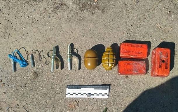 Военная прокуратура Полтавского гарнизона задержала бывшего военного за продажу взрывчатки и гранат