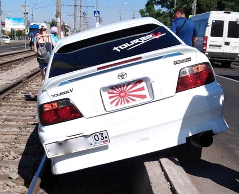В Улан-Удэ водитель «Чайзера» парализовал движение на час