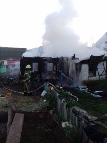 В Башкирии сгорел дом матери с тремя детьми