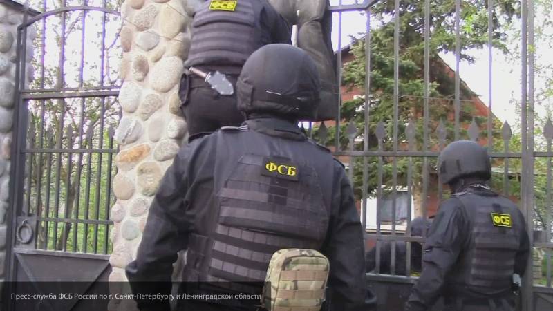 ФСБ России задержала 12 экстремистов в КЧР и Москве